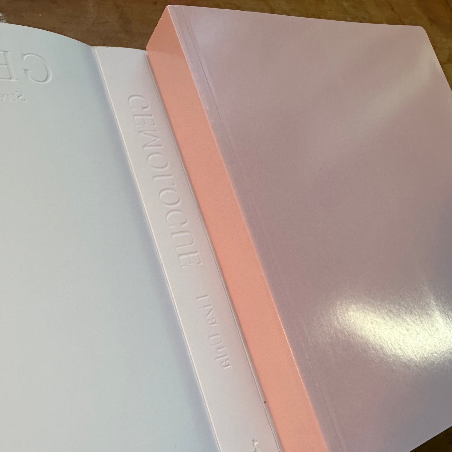 Gemologue by Liza Urla