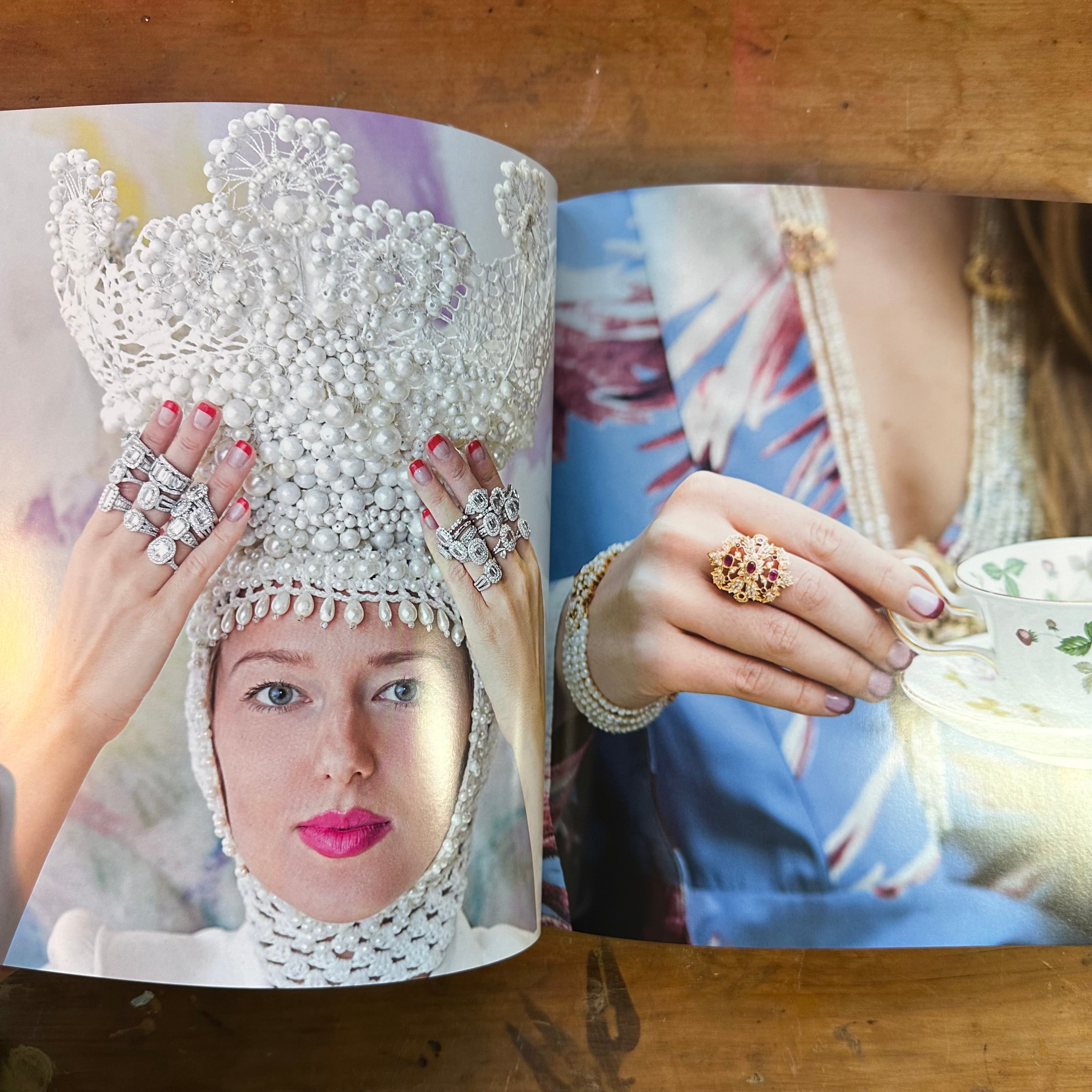 Gemologue by Liza Urla