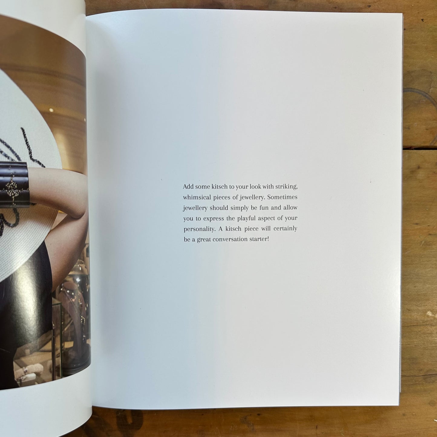 Gemologue by Liza Urla