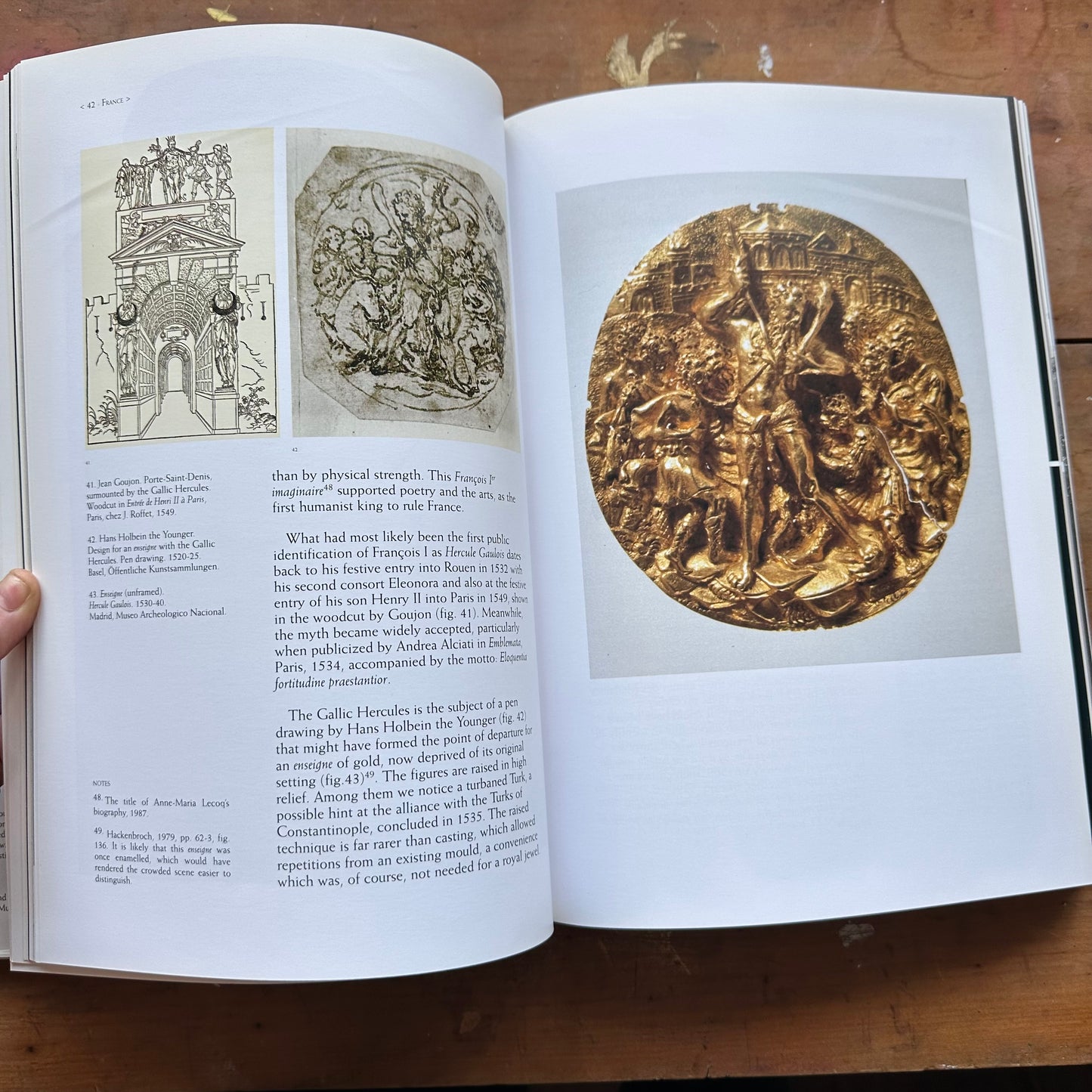 Enseignes: Renaissance Hat Jewels by Yvonne Hackenbroc