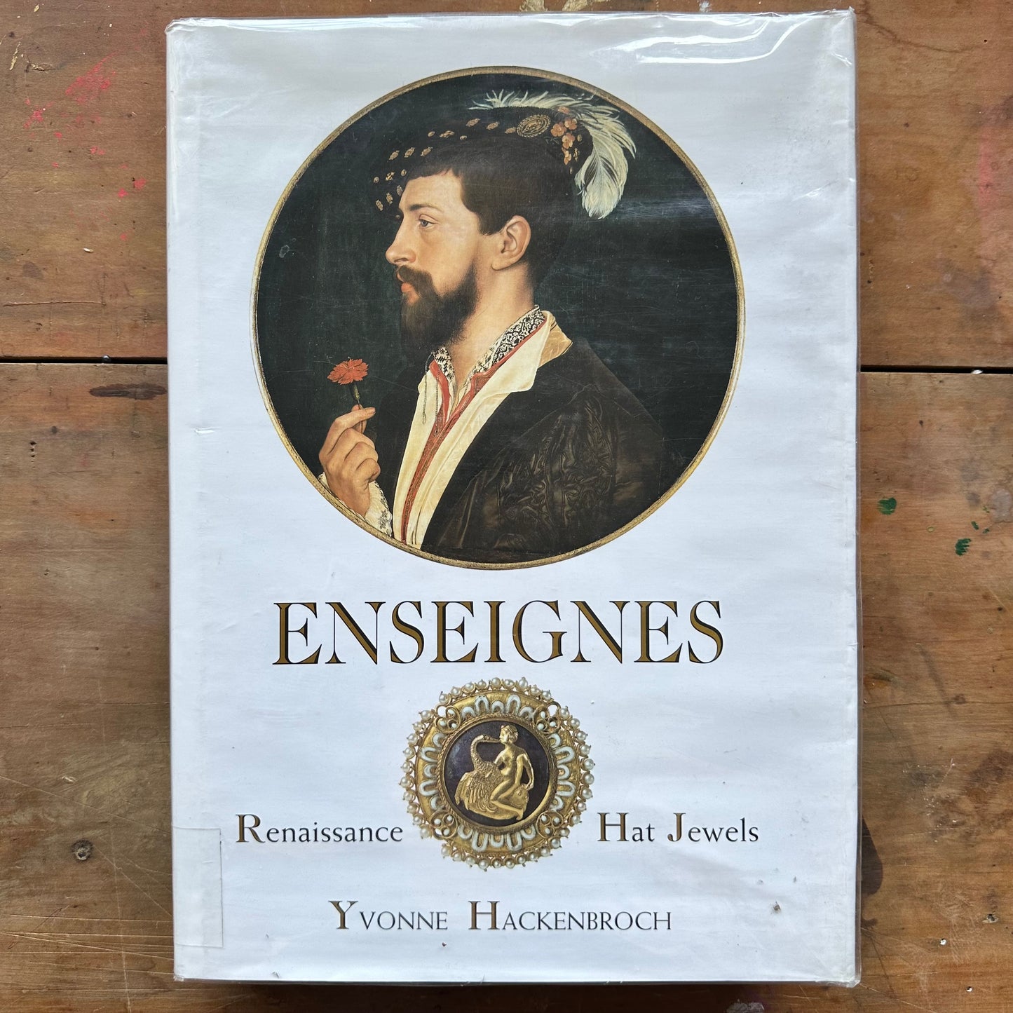 Enseignes: Renaissance Hat Jewels by Yvonne Hackenbroc