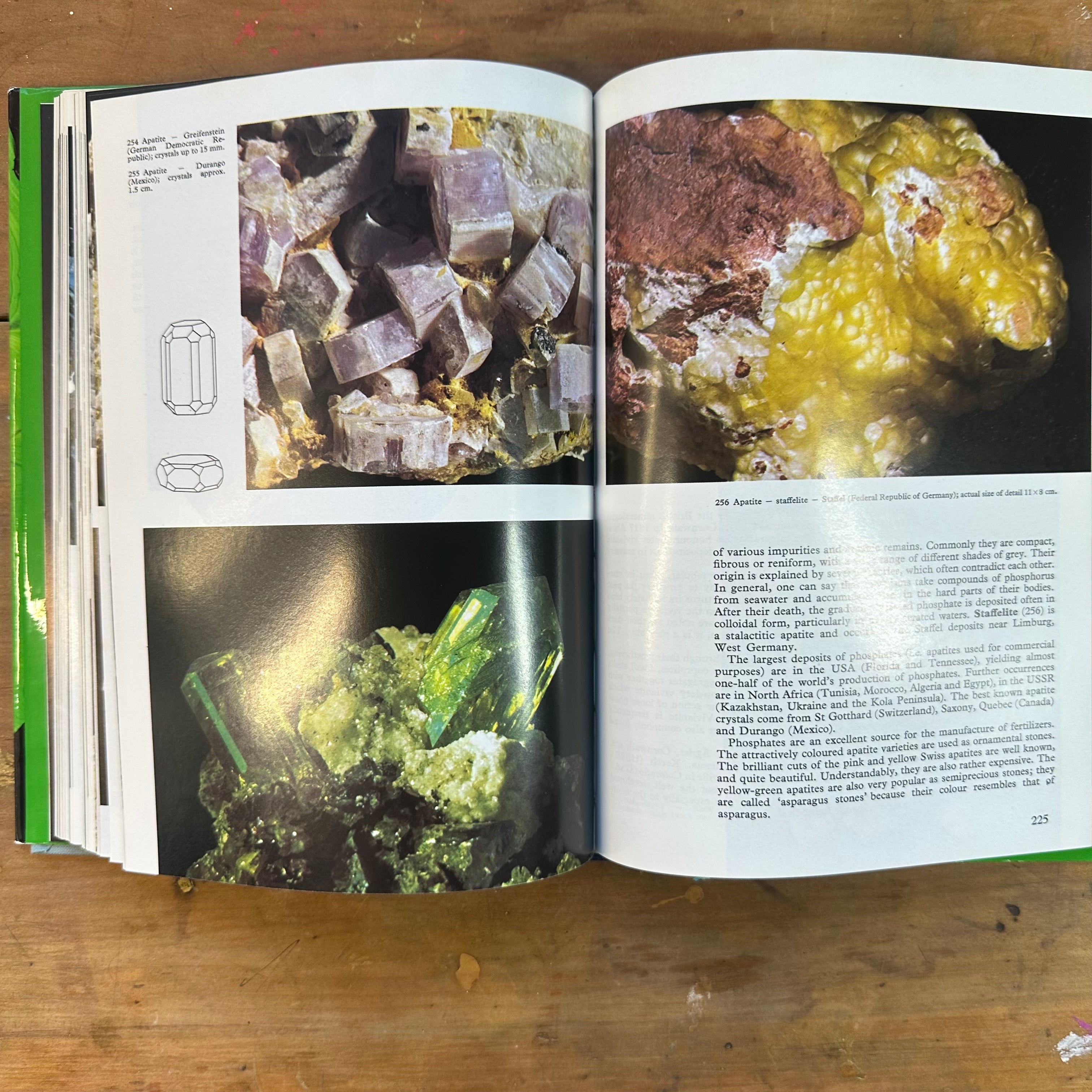 The Illustrated Encyclopedia of Minerals and Rocks (Octopus Publishing)