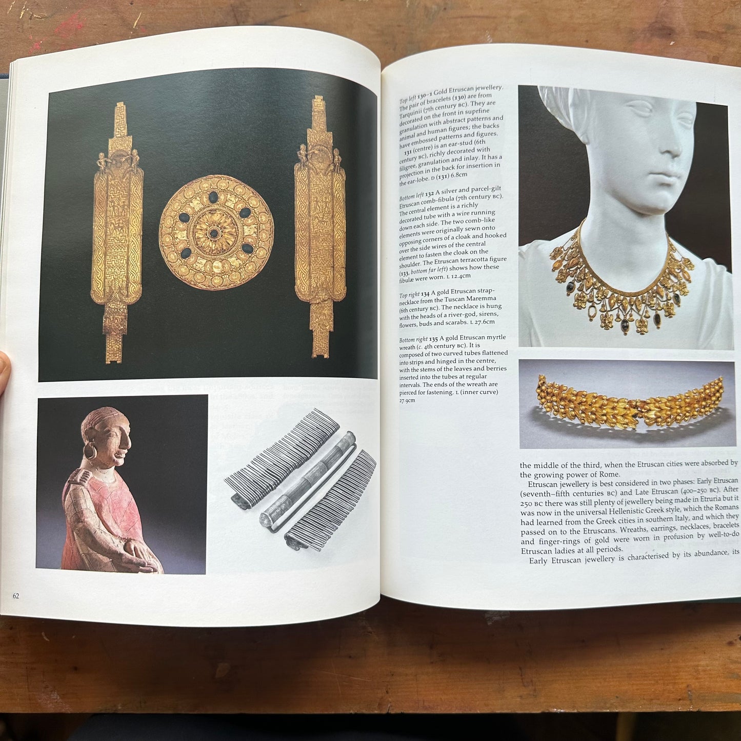 Seven Thousand Years of Jewellery - Hugh Tait