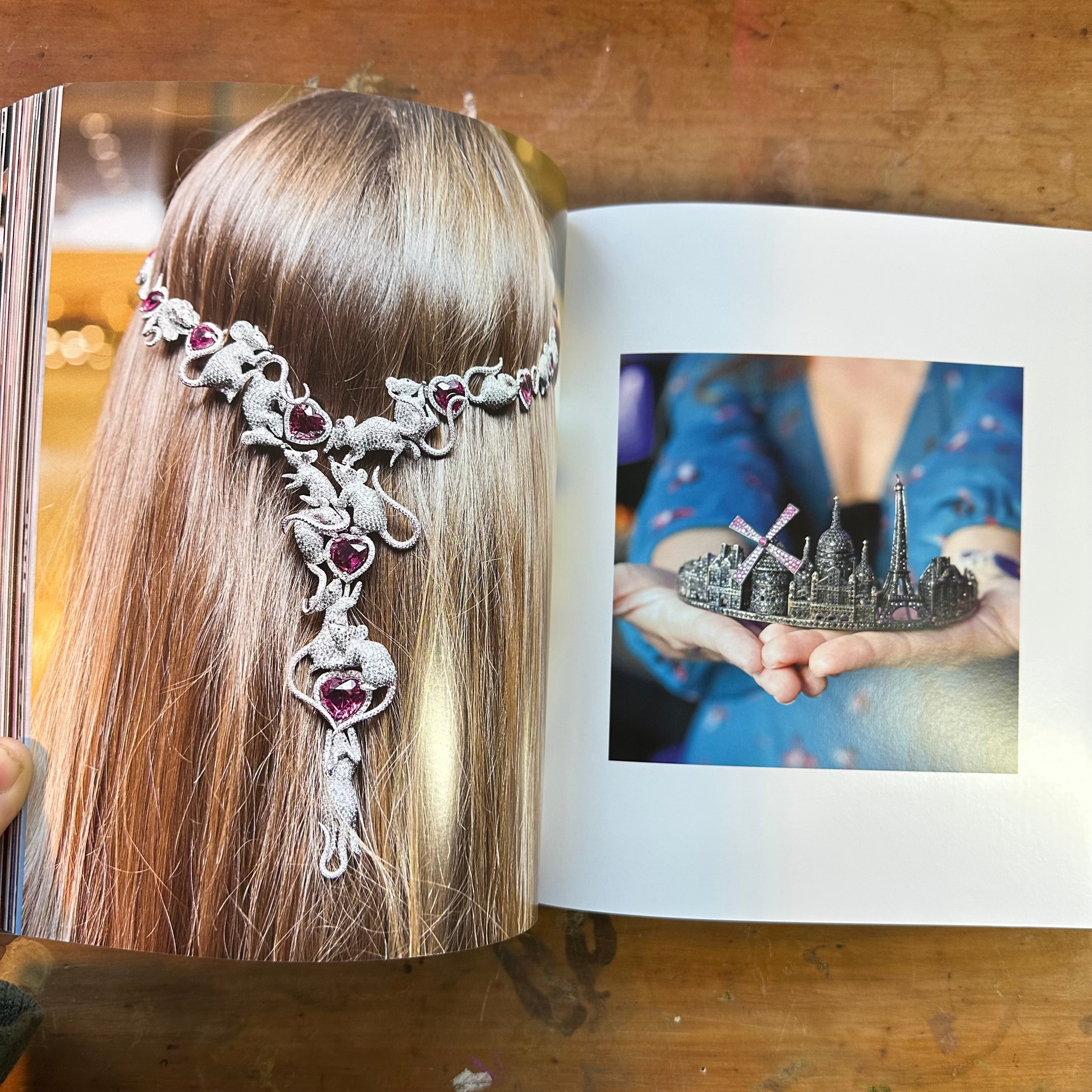 Gemologue by Liza Urla