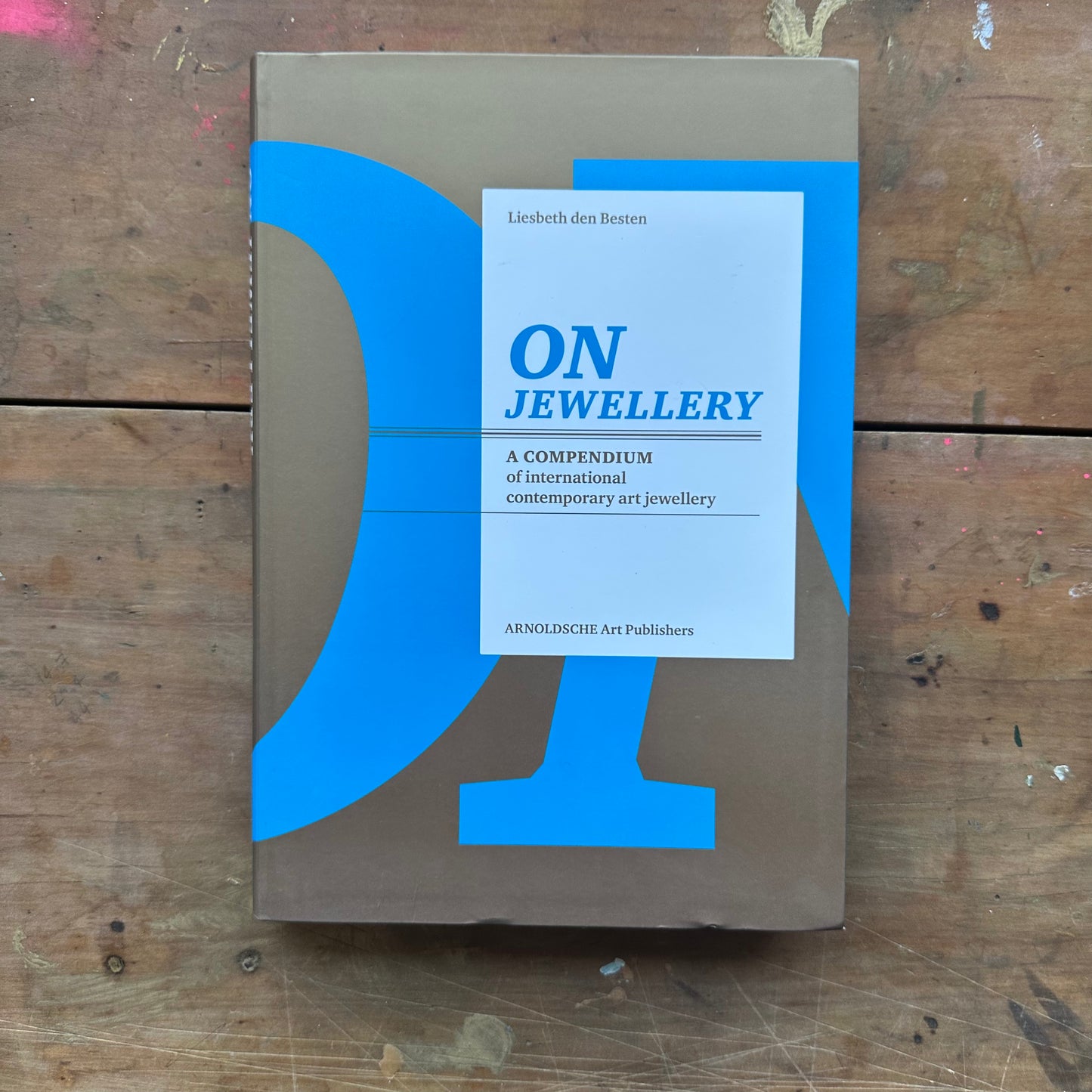 On Jewellery: A Compendium of International Contemporary Art Jewellery