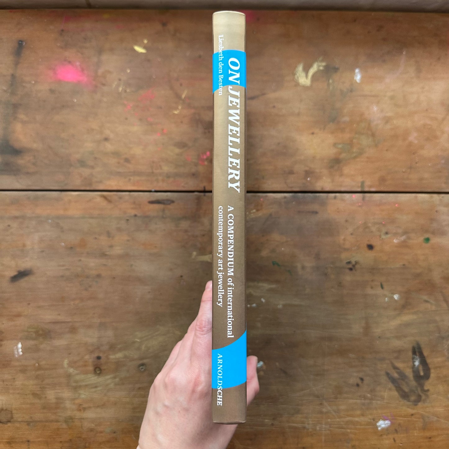 On Jewellery: A Compendium of International Contemporary Art Jewellery