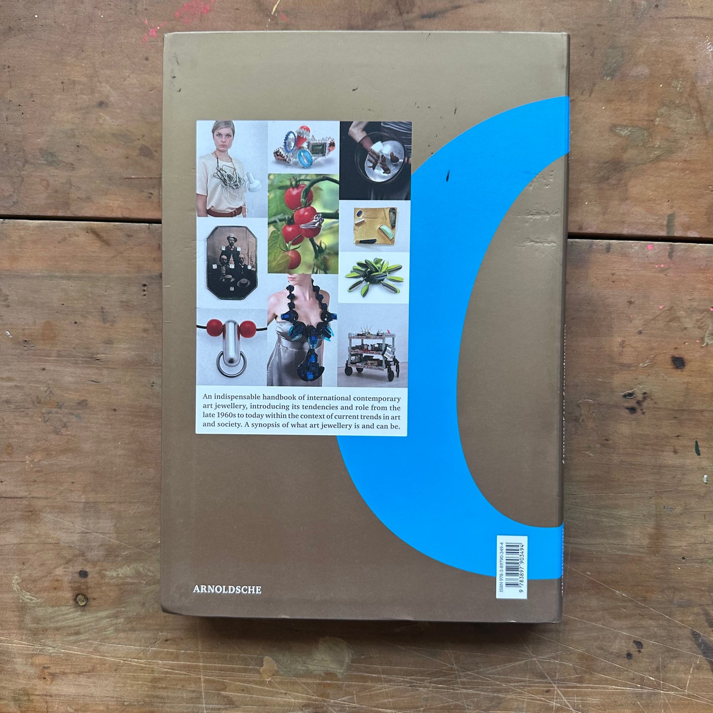 On Jewellery: A Compendium of International Contemporary Art Jewellery